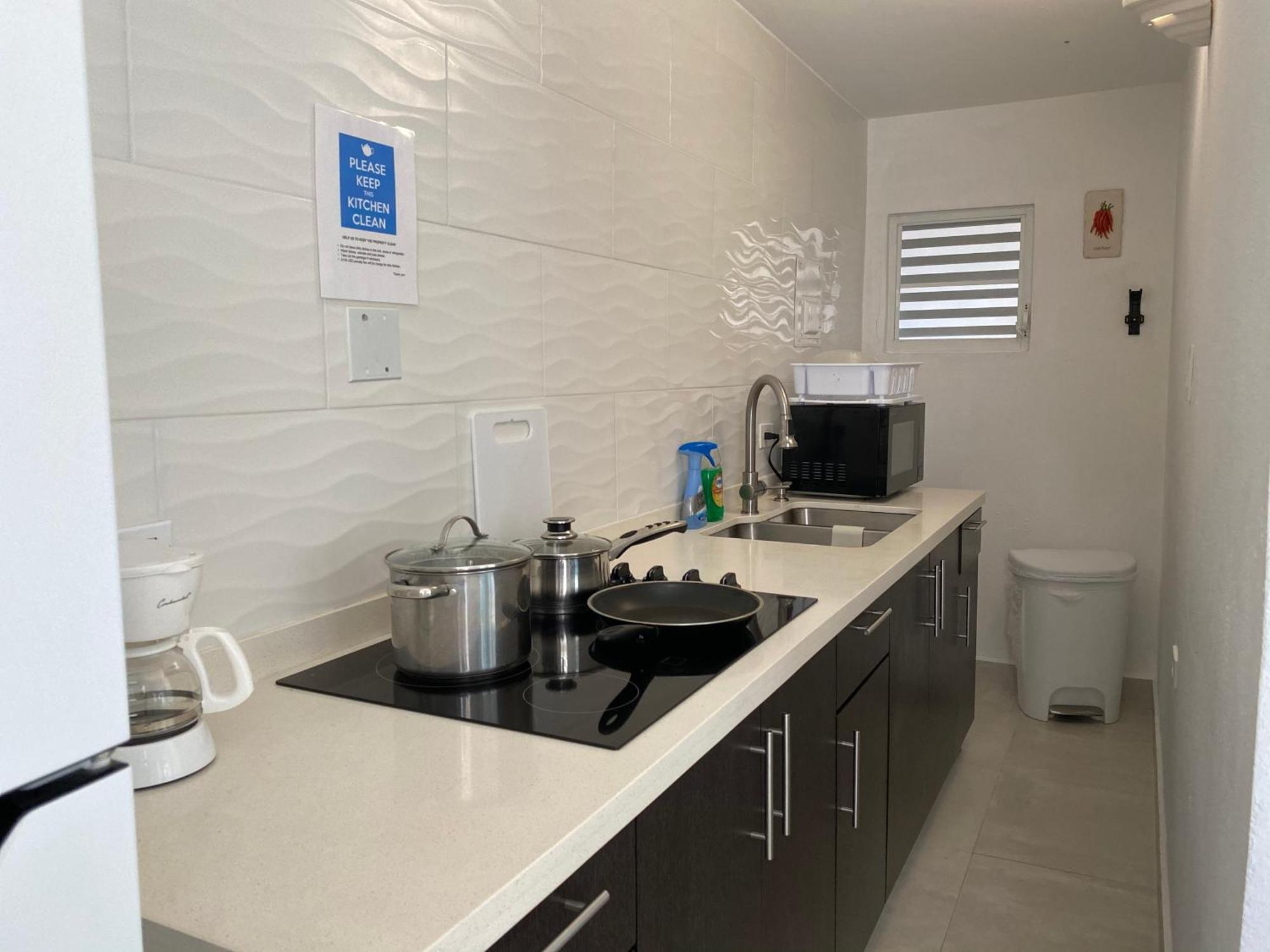 The Beach Guesthouse Pinones Chambre photo