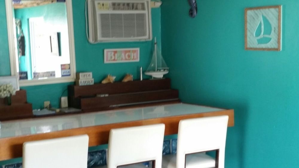 The Beach Guesthouse Pinones Extérieur photo