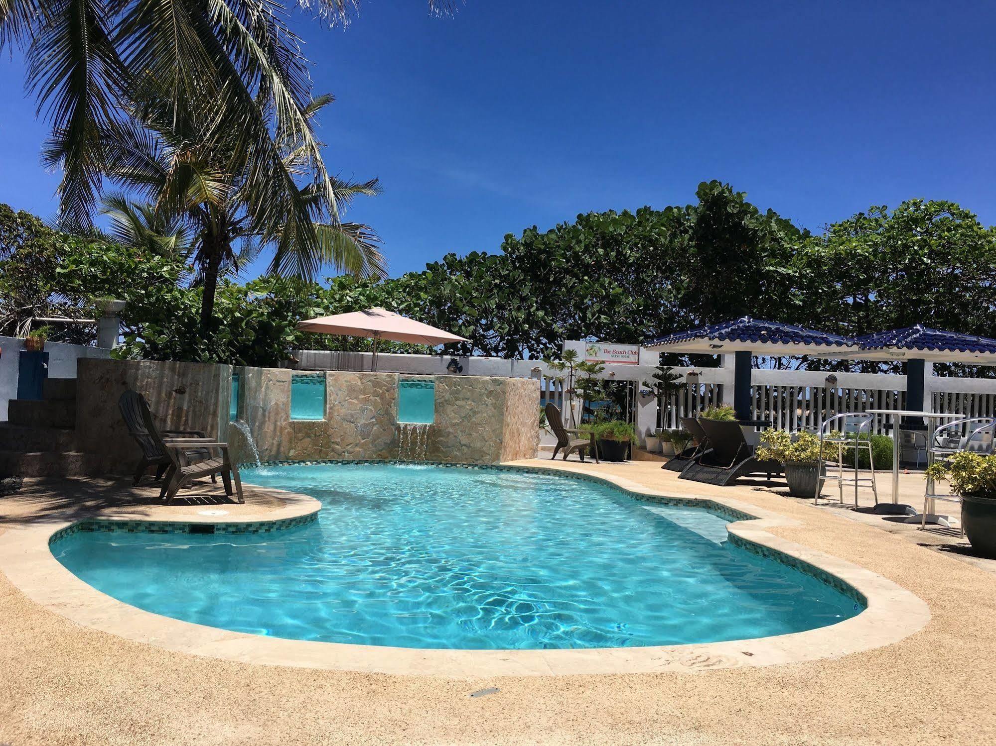 The Beach Guesthouse Pinones Extérieur photo
