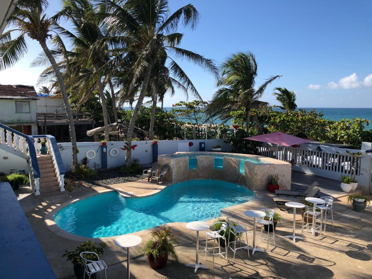 The Beach Guesthouse Pinones Extérieur photo