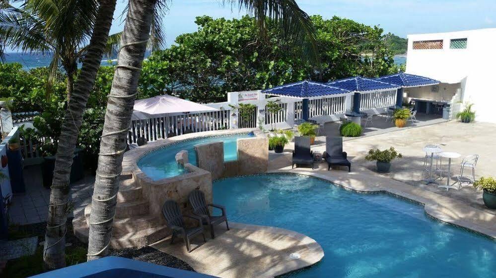 The Beach Guesthouse Pinones Extérieur photo