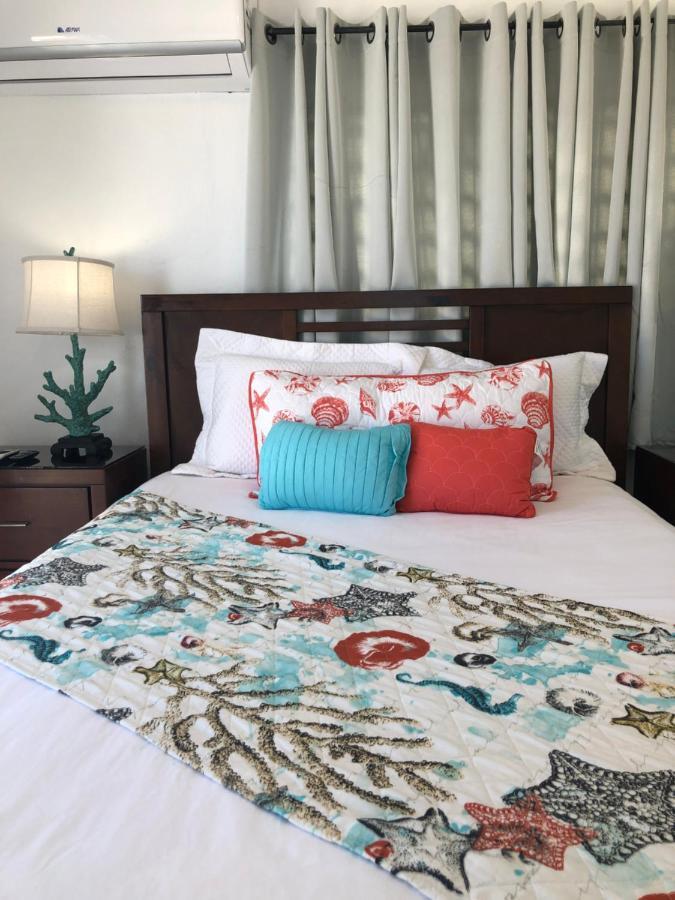The Beach Guesthouse Pinones Extérieur photo