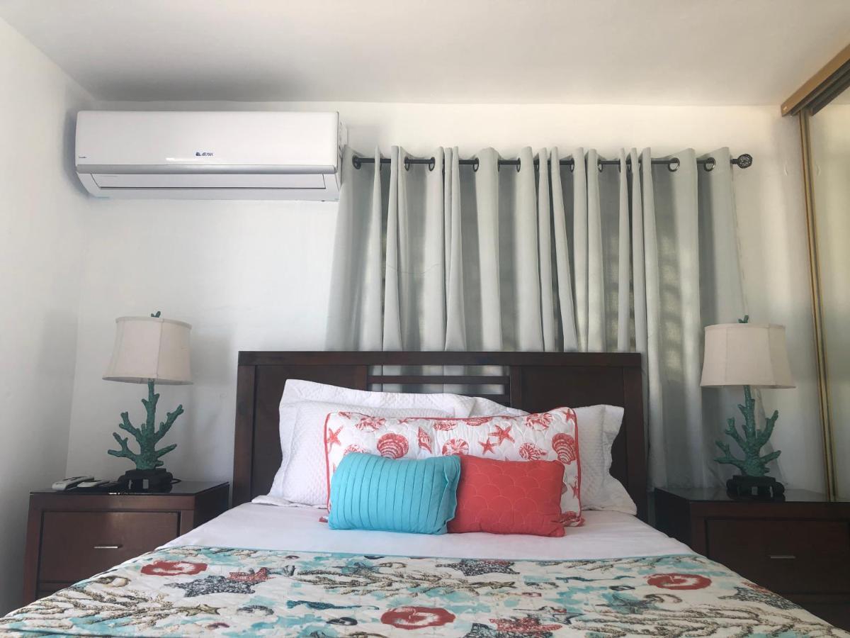 The Beach Guesthouse Pinones Extérieur photo